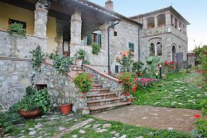 Country House in Chiusdino With Panoramic Views
