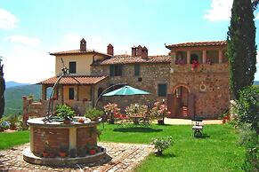Country House in Chiusdino With Panoramic Views