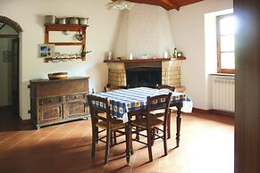 Country House in Chiusdino With Panoramic Views
