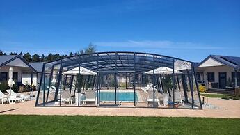 Holiday Homes With Pool and Jacuzzi