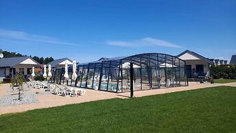 Holiday Homes With Pool and Jacuzzi