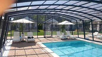 Holiday Homes With Pool and Jacuzzi