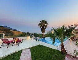 Villa in Episkopi With Private Pool
