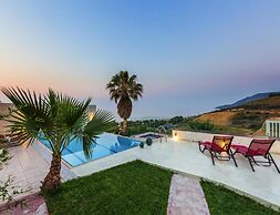 Villa in Episkopi With Private Pool