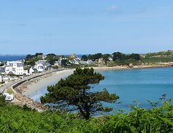 Studio in Plougasnou With Sea View and Beaches