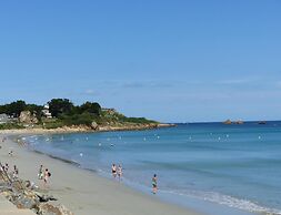 Studio in Plougasnou With Sea View and Beaches