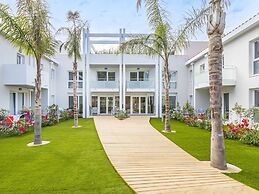 Nice Apartment With Shared Pool
