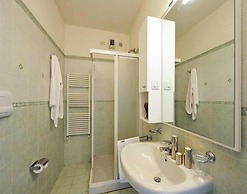 Modern Porlezza Apartment for 4