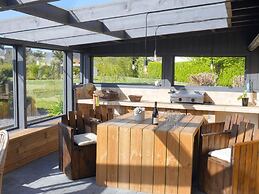 Holiday Home With Jacuzzi, Guisseny