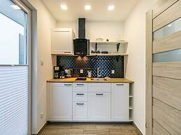 Spacious Holiday Homes With air Conditioning, Pool
