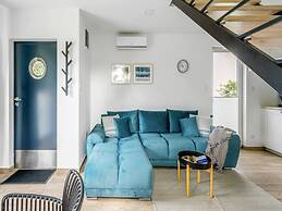 Spacious Holiday Homes With air Conditioning, Pool