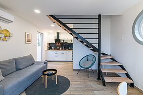 Spacious Holiday Homes With air Conditioning, Pool