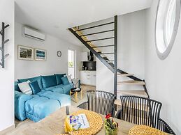 Spacious Holiday Homes With air Conditioning, Pool