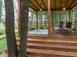 Spacious Holiday Homes With air Conditioning, Pool