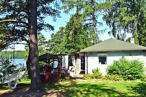 A Wonderful Holiday Home With Lake Access