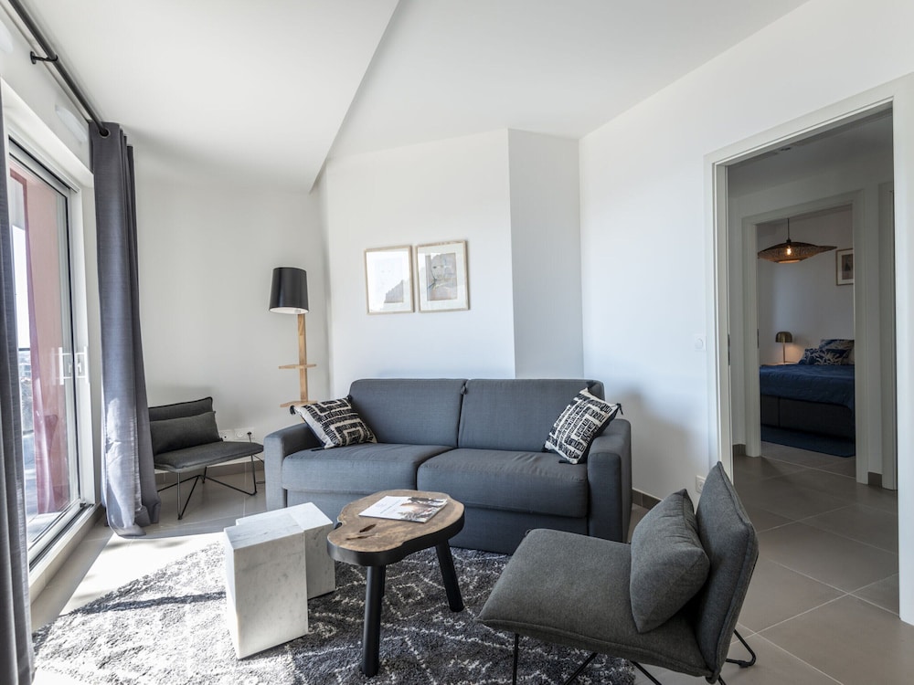 Comfortable Holiday Apartment With Terrace