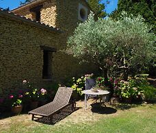 Stone House Near Chateauneuf-du-pape Vineyards