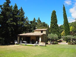 Stone House Near Chateauneuf-du-pape Vineyards