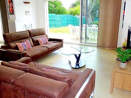 Semi-detached House, Penestin