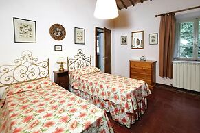 Charming Villa in Tuscany With Pool & Views