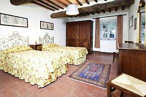 Charming Villa in Tuscany With Pool & Views