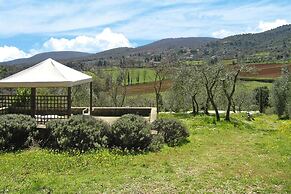 Charming Villa in Tuscany With Pool & Views