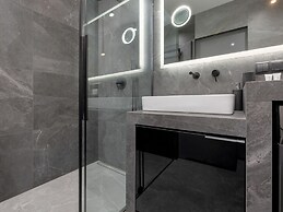 Comfortable Apartment With Pool and Sauna