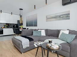 Comfortable Apartment With Pool and Sauna