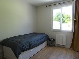 Comfortable Bungalow, Pink Granite Coast