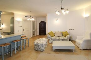 Holiday House, La Conia Cannigione