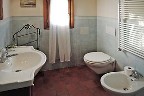 Villa in Vinci With Private Pool & Vineyard Views