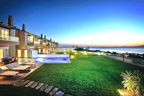 Seaside Villa With Private Pool