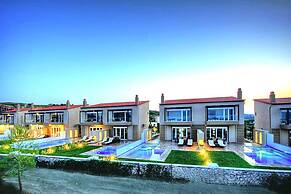 Seaside Villa With Private Pool