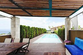 Seaside Villa With Private Pool