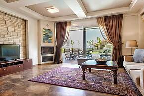 Seaside Villa With Private Pool
