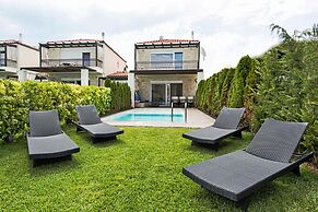 Seaside Villa With Private Pool