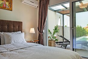 Seaside Villa With Private Pool