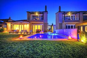 Seaside Villa With Private Pool