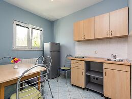 Apartment in Nin Near Beach & Pool