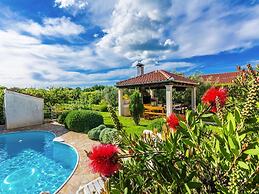 Apartment in Nin Near Beach & Pool