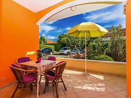 Apartment in Nin Near Beach & Pool