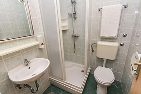 Apartment in Nin Near Beach & Pool