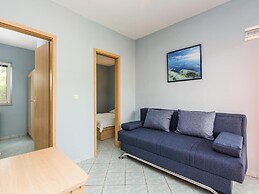 Apartment in Nin Near Beach & Pool