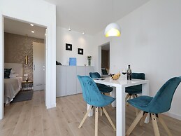 Apartment in Ugljan With Beach and Pool