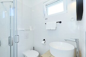 Apartment in Ugljan With Beach and Pool