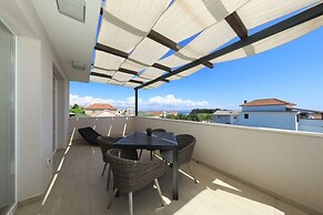 Apartment in Ugljan With Beach and Pool