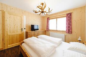 Chalet in Gaal by Ski Slopes & Bathing Pond