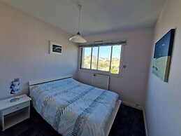 Apartment With sea View Near Beach