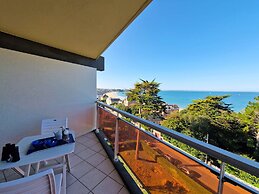 Apartment With sea View Near Beach