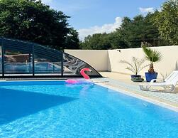 Comfortable Ground Floor Apartment, Summer Pool